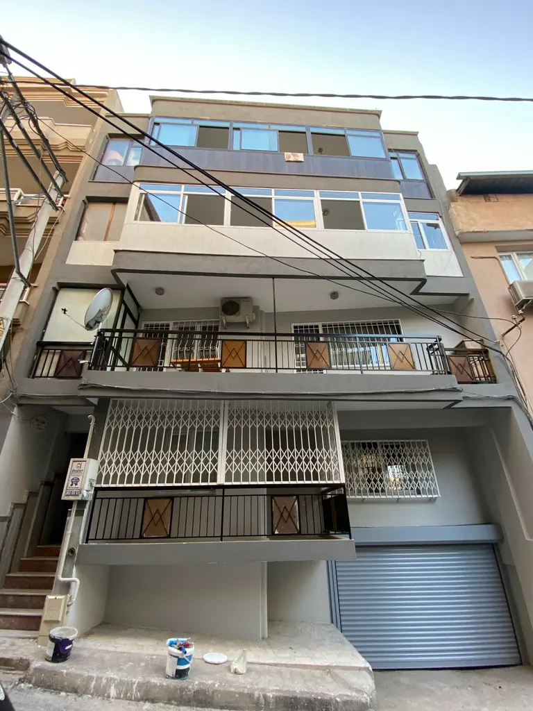 Yücedoğu Apartmanı — Karabağlar / İzmir